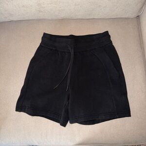 LULULEMON Scuba High Rise Short Size 4 Black